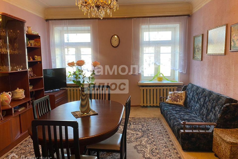 Продаётся 4-комнатная квартира, 103.7 м²