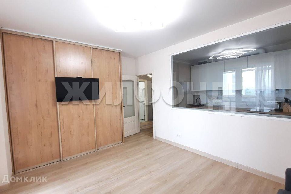 Продаётся 1-комнатная квартира, 43 м²
