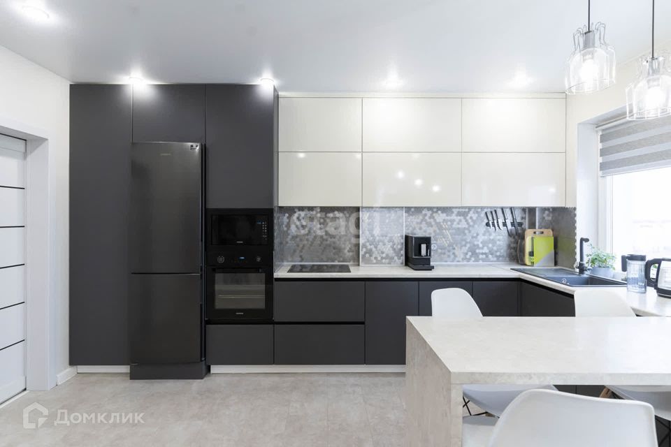 Продаётся 2-комнатная квартира, 72.4 м²