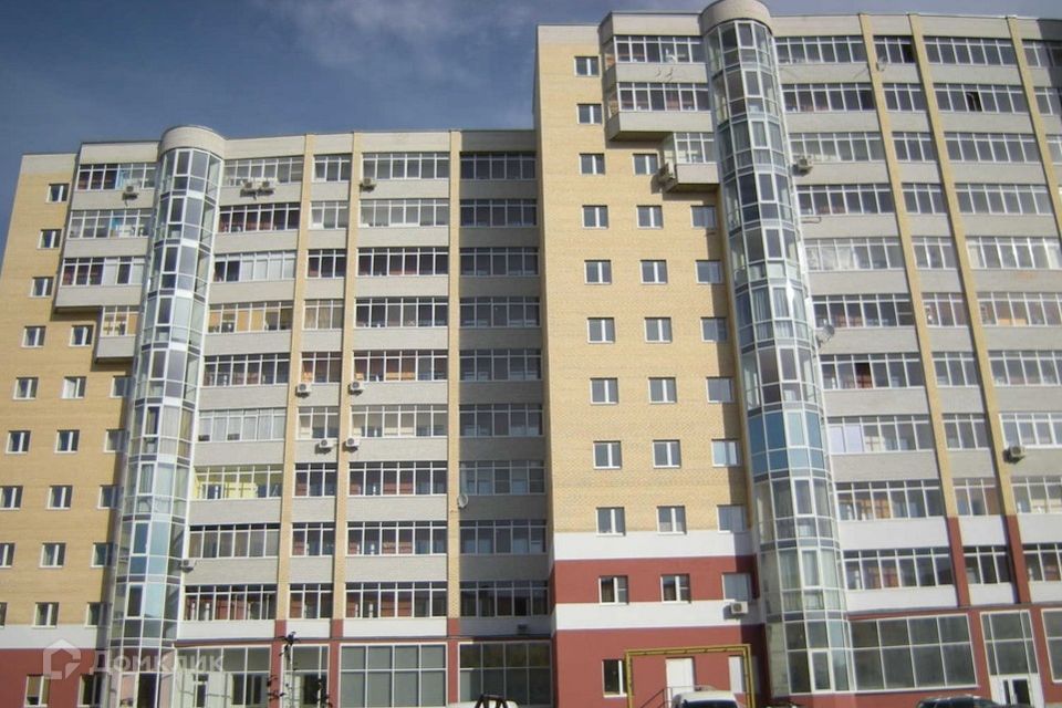 Продаётся 4-комнатная квартира, 125.8 м²