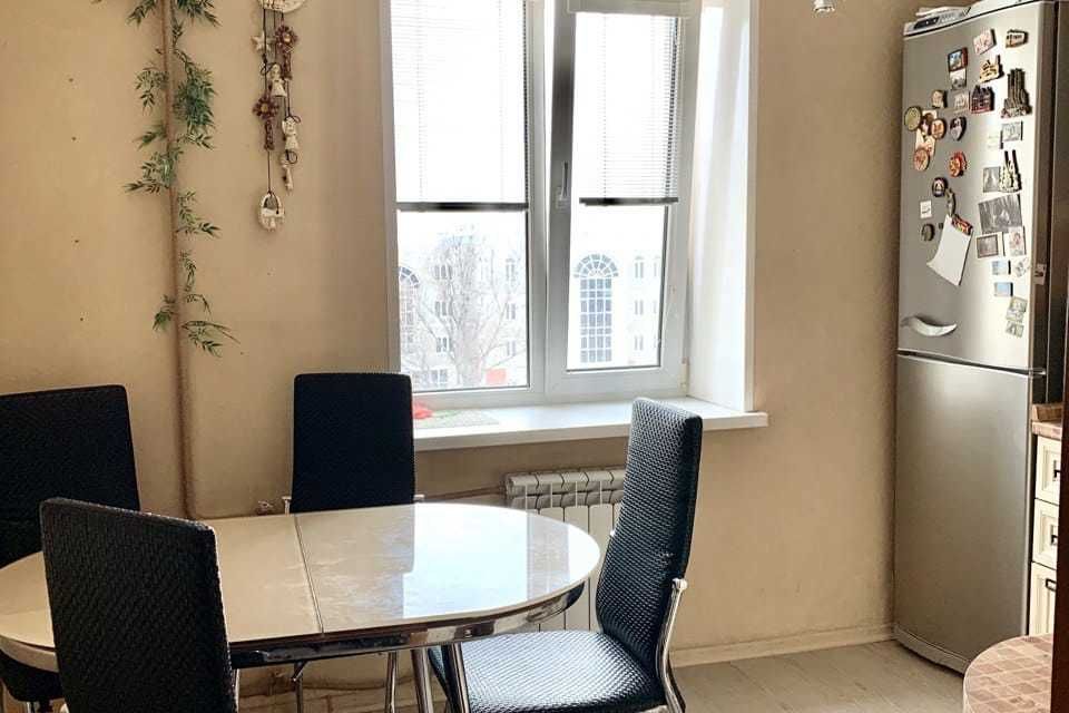 Продаётся 2-комнатная квартира, 58 м²