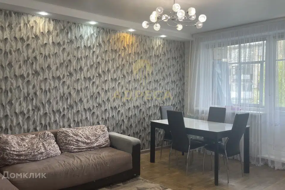 Продаётся 3-комнатная квартира, 61 м²