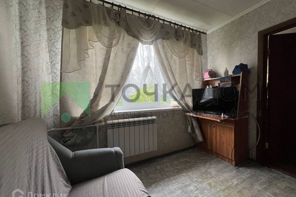 Продаётся 4-комнатная квартира, 61.3 м²