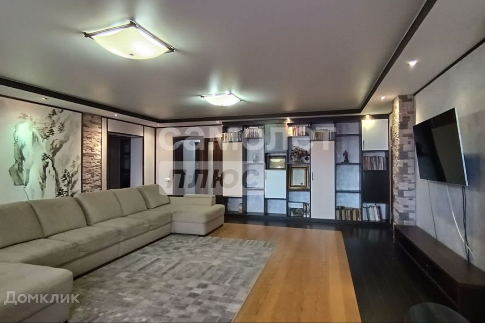 Продаётся 3-комнатная квартира, 104 м²