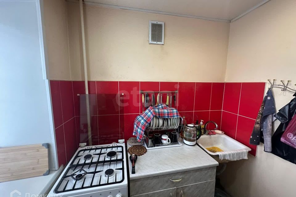 Продаётся 4-комнатная квартира, 61.1 м²