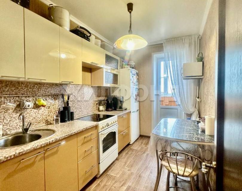Продаётся 3-комнатная квартира, 50.4 м²