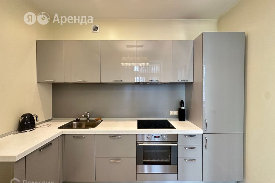 Сдаётся 2-комнатная квартира, 75 м²