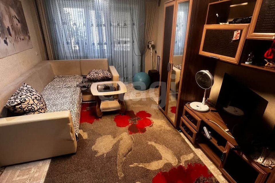Продаётся 3-комнатная квартира, 53.5 м²