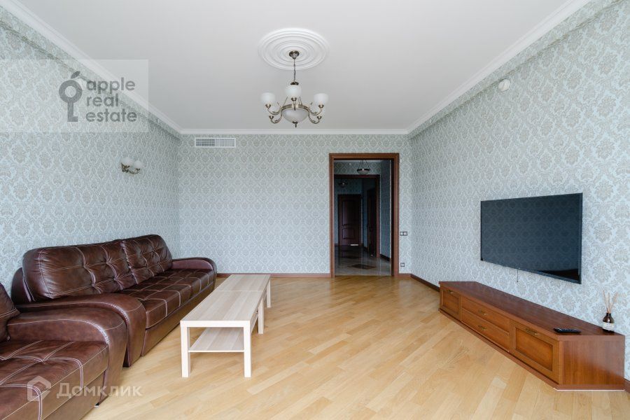 Сдаётся 3-комнатная квартира, 140 м²