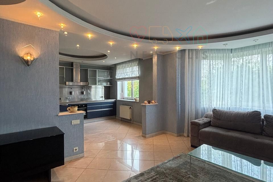 Продаётся 3-комнатная квартира, 99.7 м²