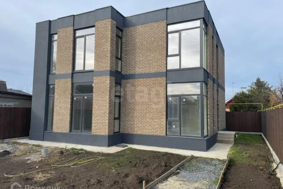 Продаётся 3-этажный дом, 213.5 м²