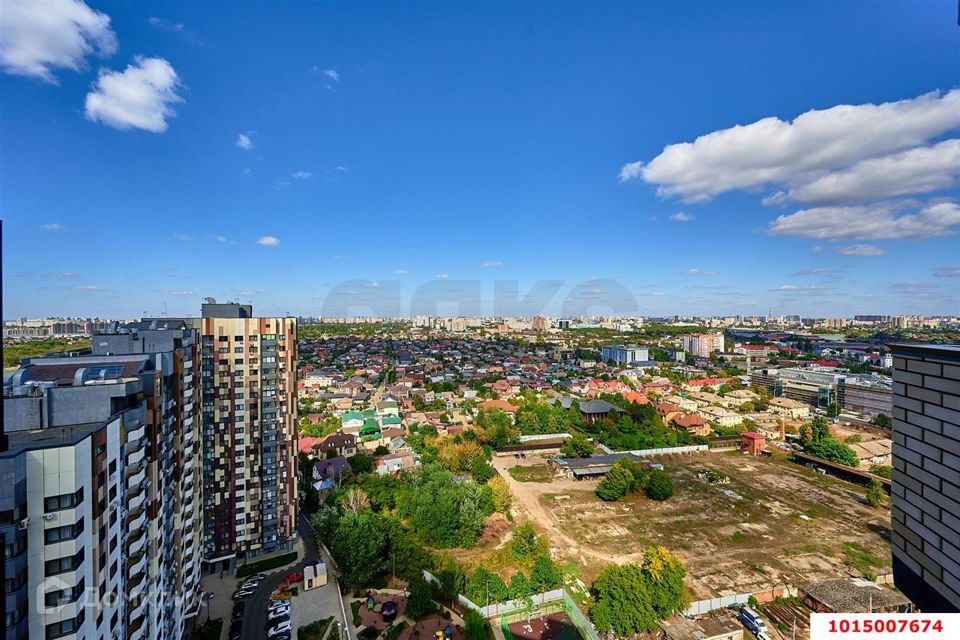 Продаётся 3-комнатная квартира, 102 м²
