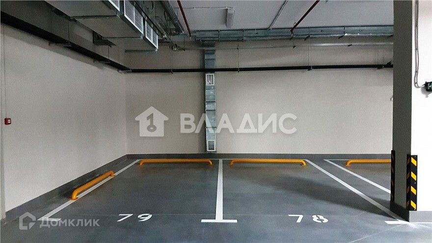 Продаётся машиноместо, 10 м²