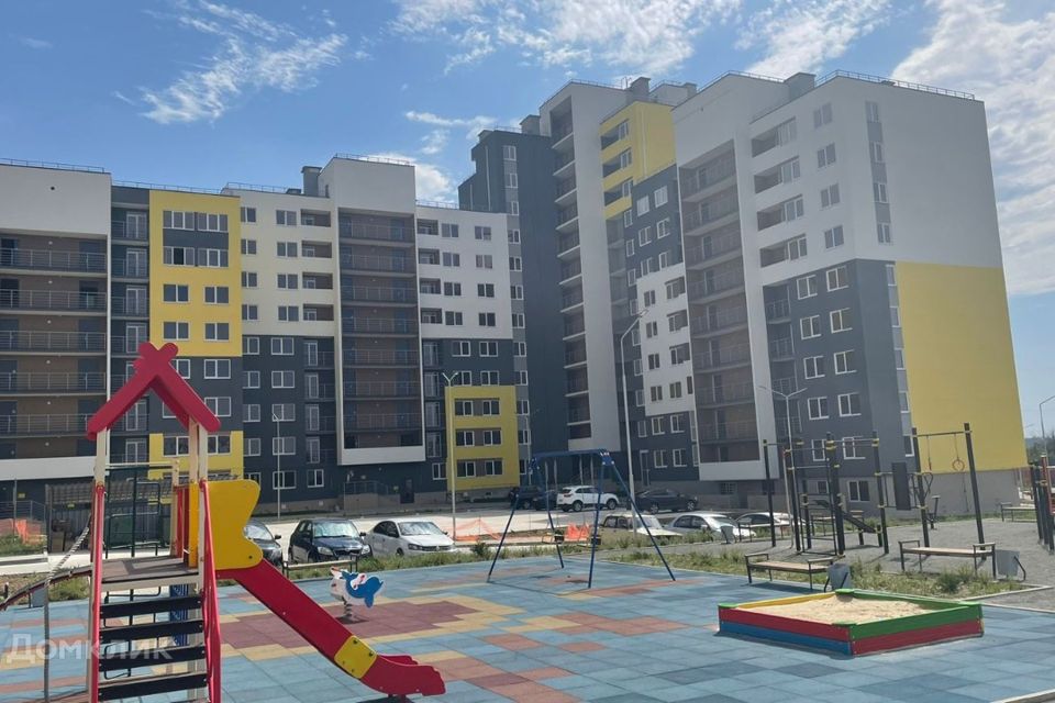 Продаётся 1-комнатная квартира, 42.4 м²