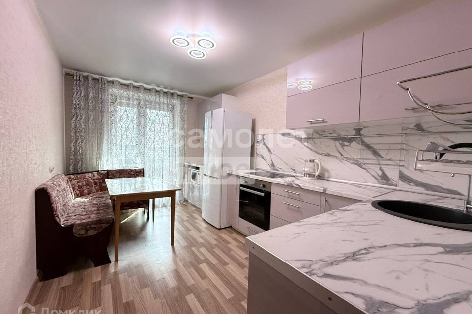 Продаётся 1-комнатная квартира, 40.7 м²