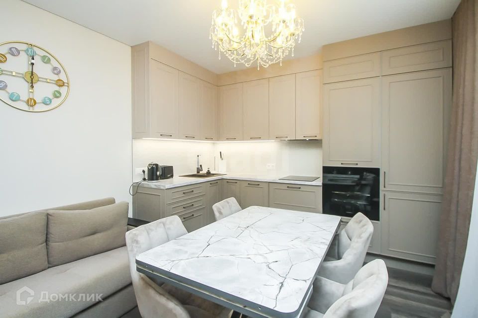 Продаётся 2-комнатная квартира, 65 м²