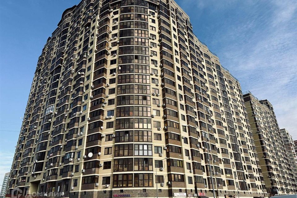 Продаётся 1-комнатная квартира, 42 м²