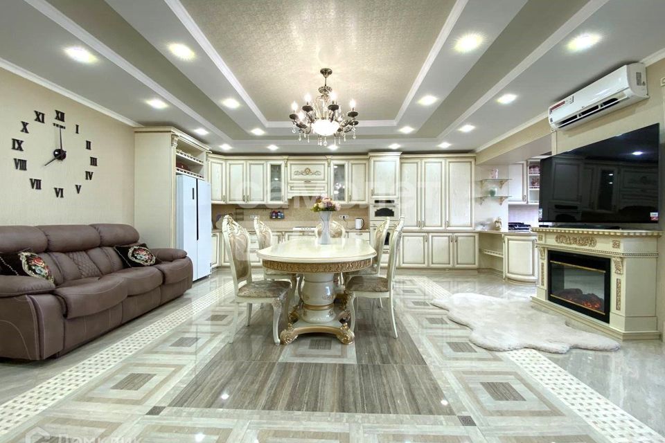Продаётся 3-комнатная квартира, 111.3 м²