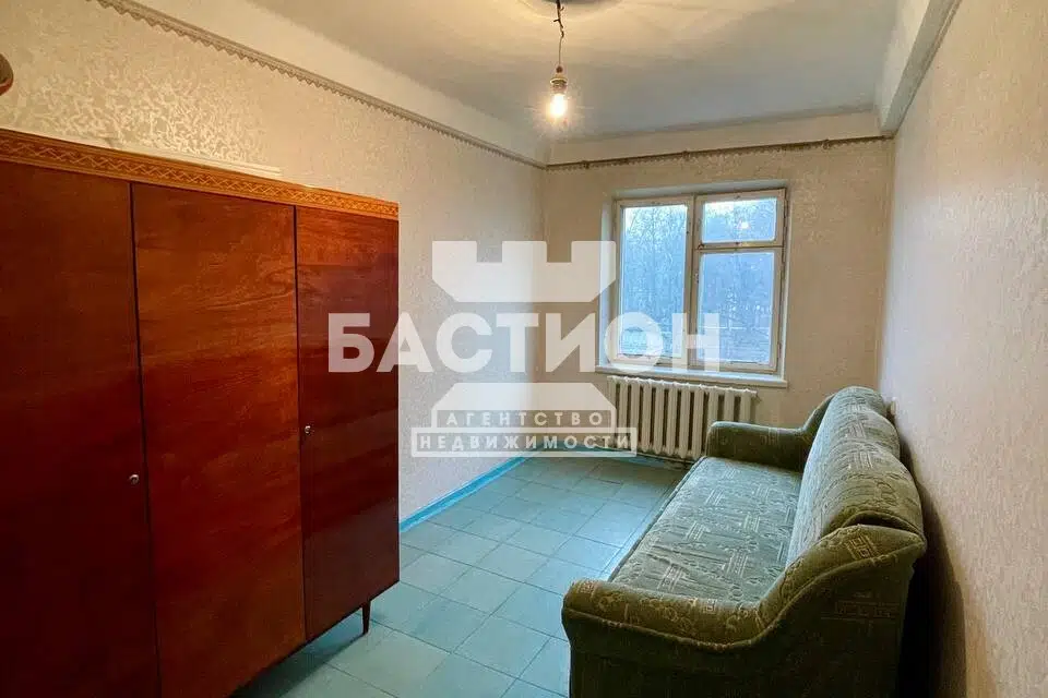 Продаётся 4-комнатная квартира, 64.8 м²