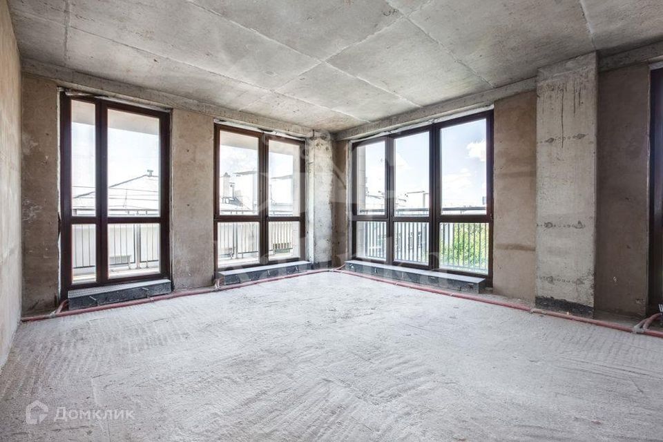 Продаётся 5-комнатная квартира, 347.5 м²