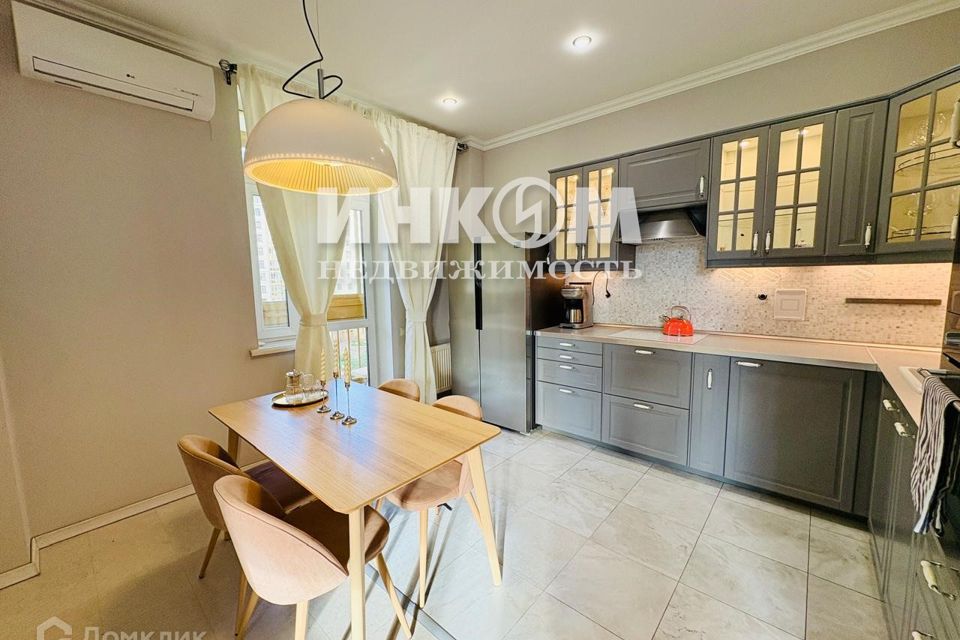 Сдаётся 3-комнатная квартира, 95 м²