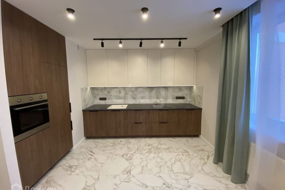 Продаётся 4-комнатная квартира, 114 м²