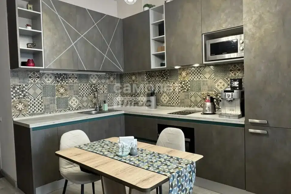 Продаётся 1-комнатная квартира, 42.1 м²