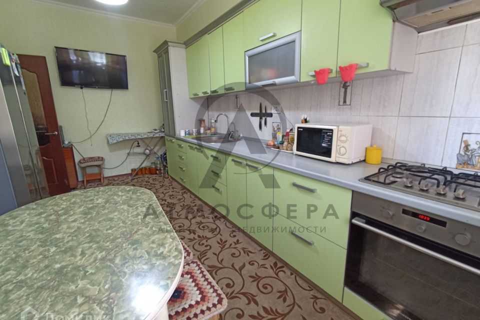 Продаётся 3-комнатная квартира, 120 м²