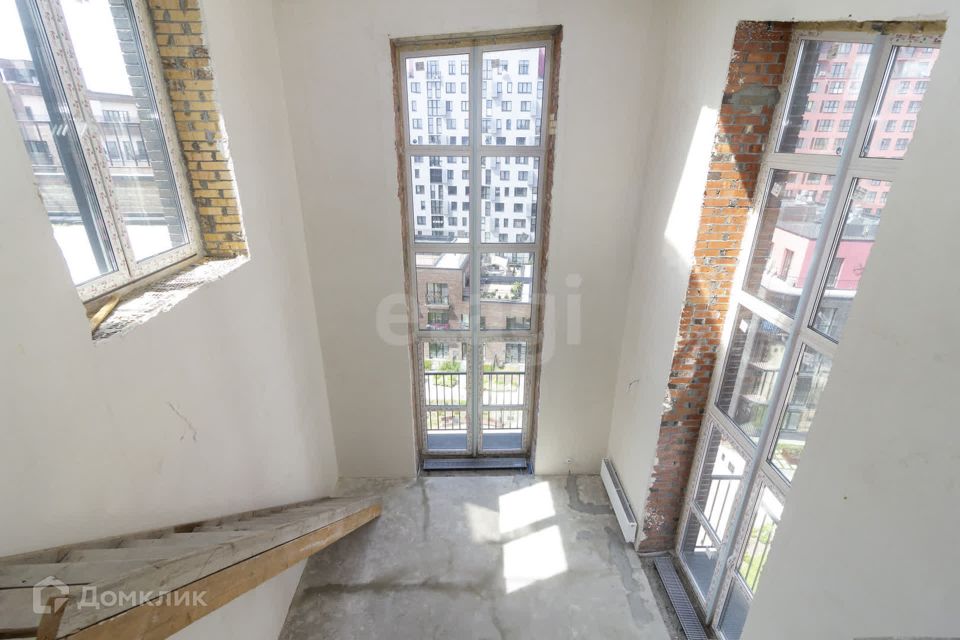 Продаётся 3-комнатная квартира, 93 м²