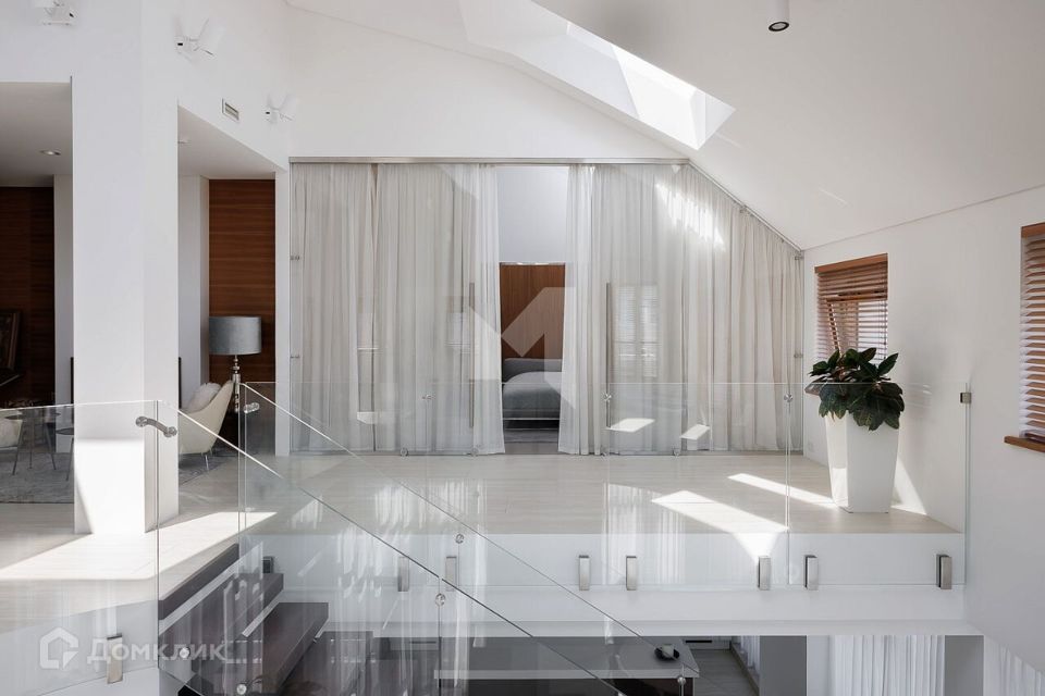 Продаётся 5-комнатная квартира, 363 м²