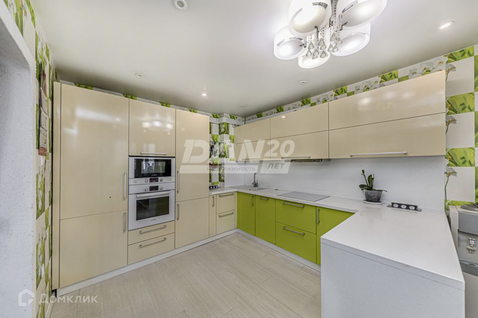 Продаётся 3-комнатная квартира, 106.8 м²