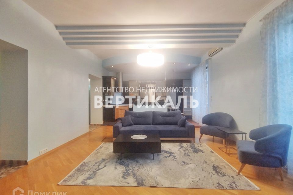 Сдаётся 4-комнатная квартира, 130 м²