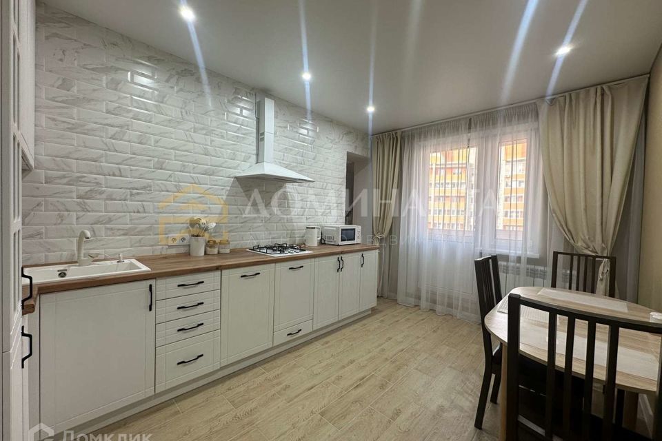 Сдаётся 2-комнатная квартира, 66 м²