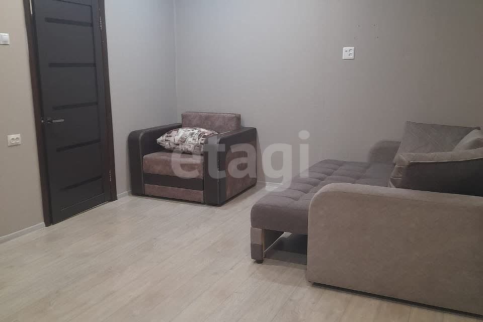 Продаётся 1-комнатная квартира, 38 м²