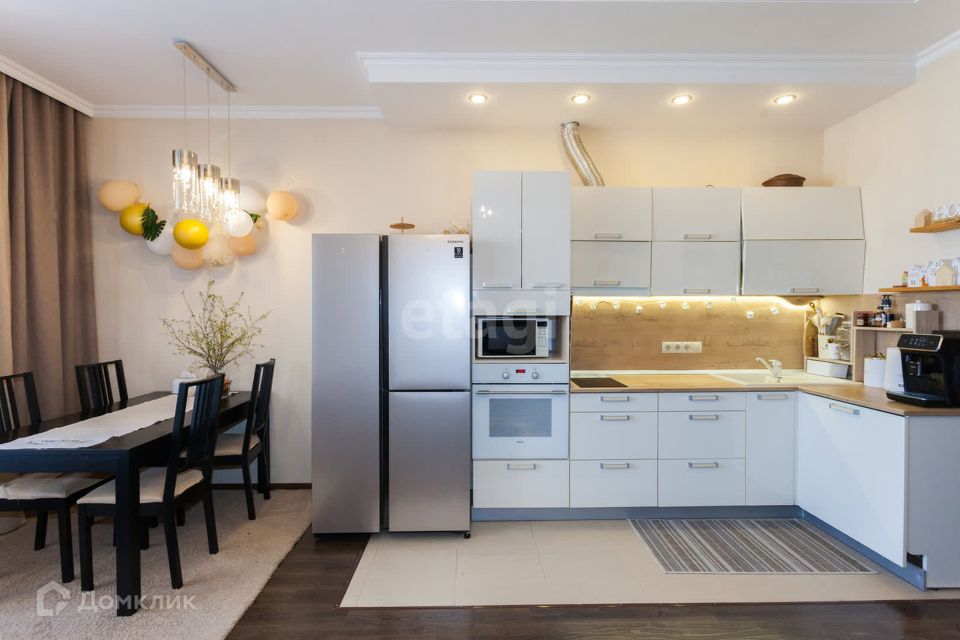 Продаётся 3-комнатная квартира, 93.2 м²