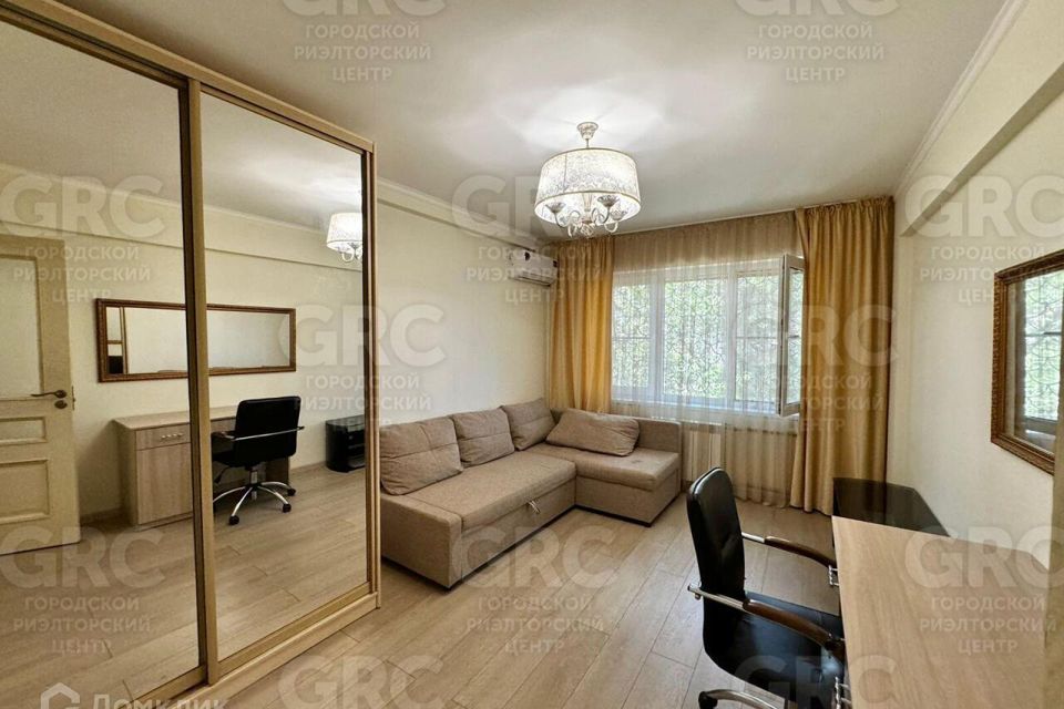 Продаётся 3-комнатная квартира, 66.5 м²