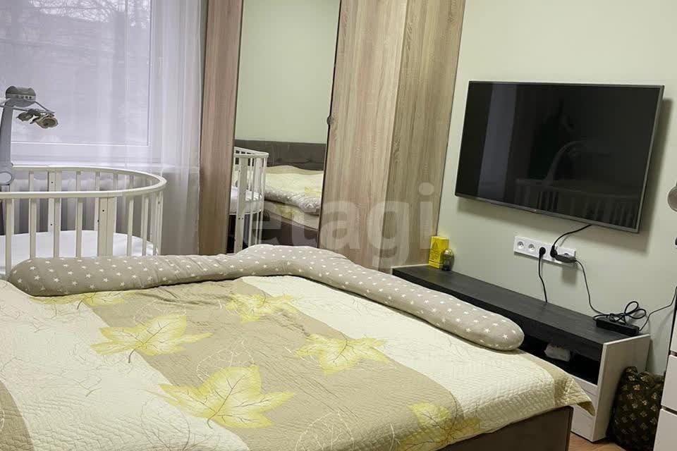 Продаётся комната в 2-комн. квартире, 54 м²