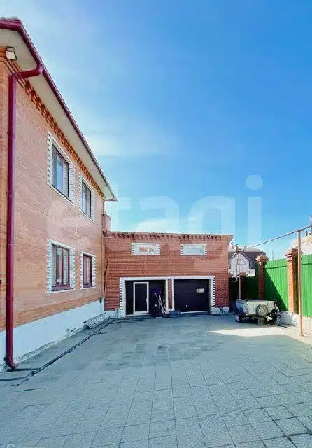 Продаётся 2-этажный дом, 280 м²