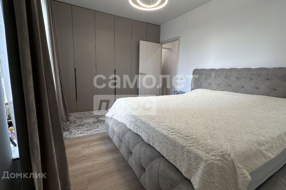 Продаётся 4-комнатная квартира, 98 м²