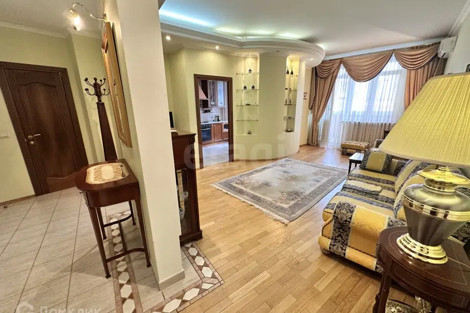 Продаётся 2-комнатная квартира, 76.7 м²