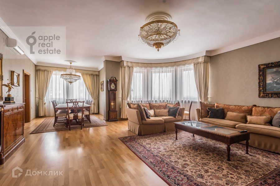 Сдаётся 4-комнатная квартира, 208 м²