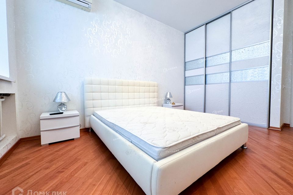 Продаётся 2-комнатная квартира, 79 м²