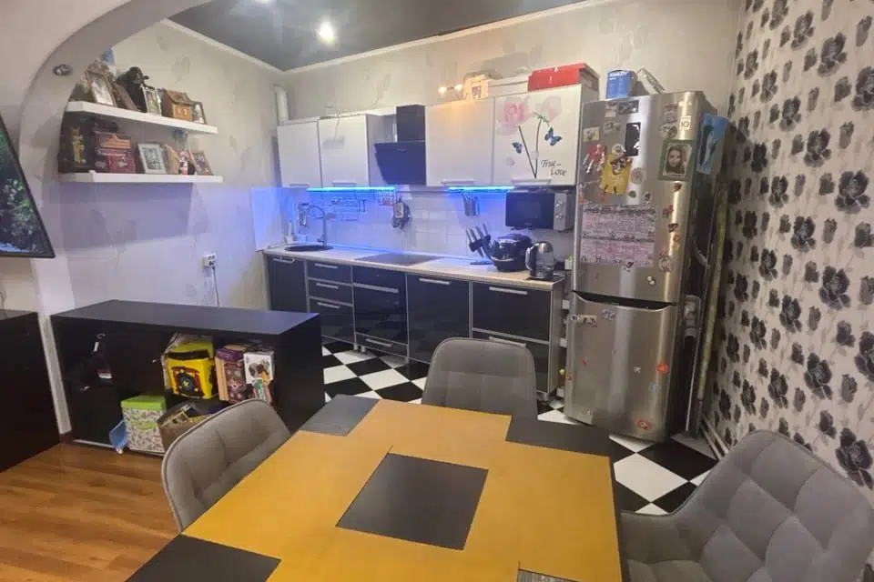 Продаётся 3-комнатная квартира, 77.6 м²