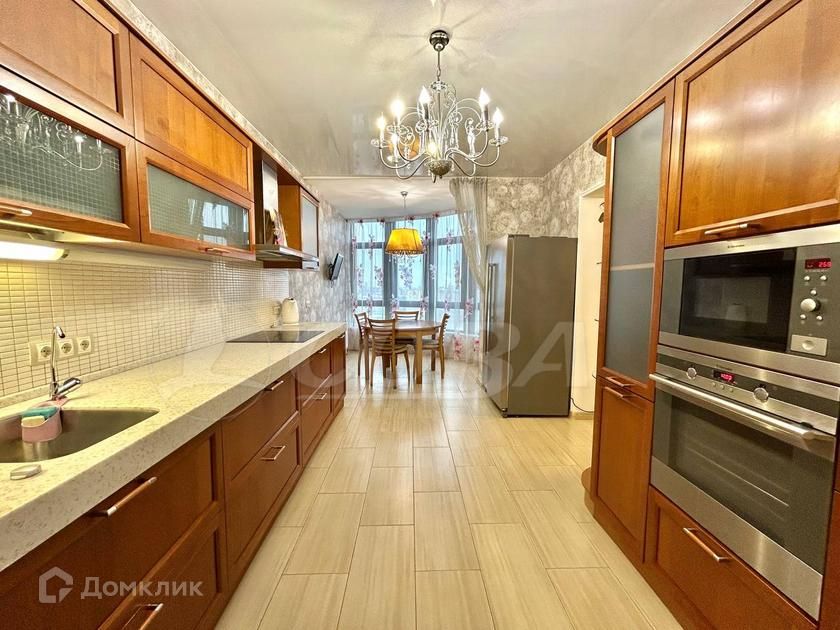 Сдаётся 3-комнатная квартира, 132 м²