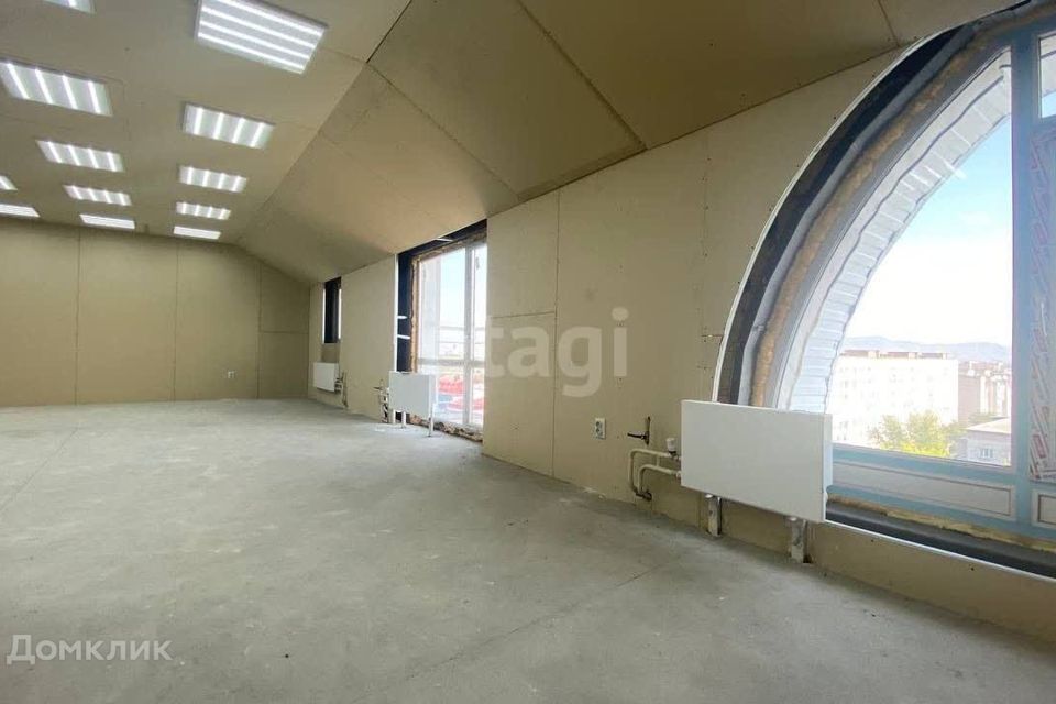 Продаётся 1-комнатная квартира, 61.6 м²