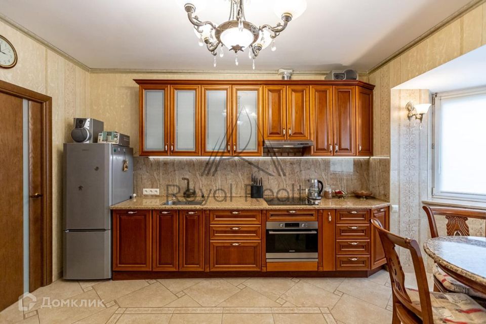 Сдаётся 2-комнатная квартира, 76 м²