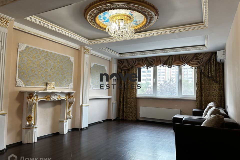 Продаётся 3-комнатная квартира, 135 м²