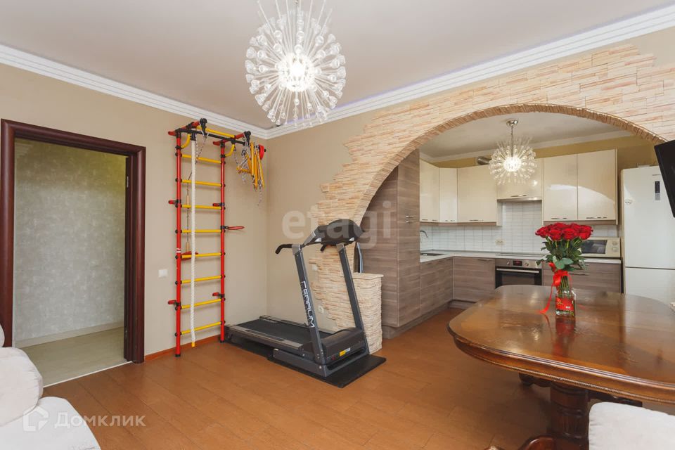 Продаётся 4-комнатная квартира, 107.3 м²