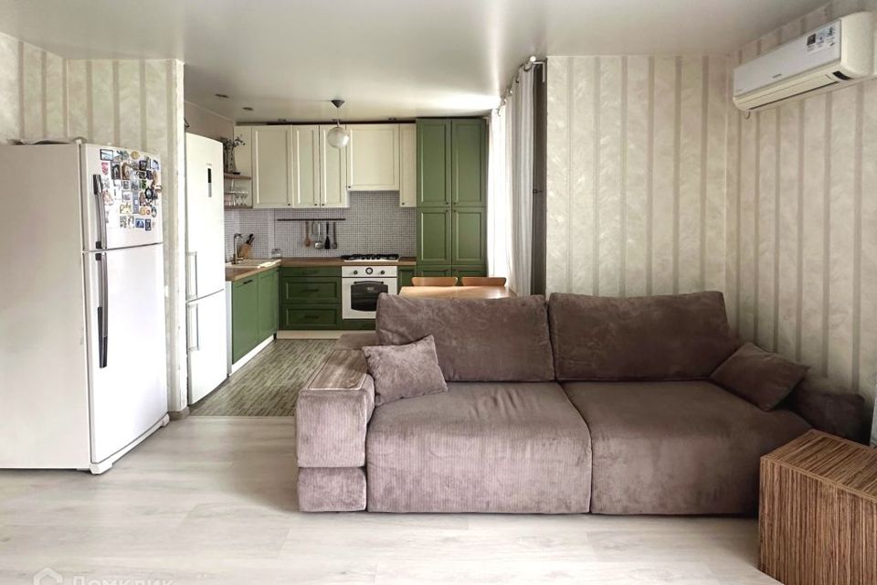 Продаётся 4-комнатная квартира, 70.9 м²