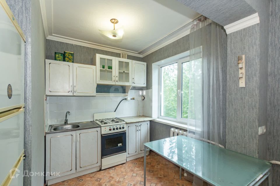 Продаётся 4-комнатная квартира, 58.5 м²